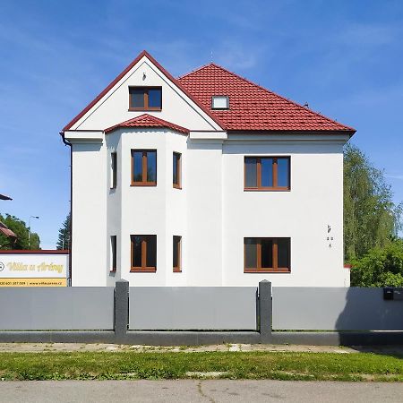 Villa U Areny 俄斯特拉发 外观 照片