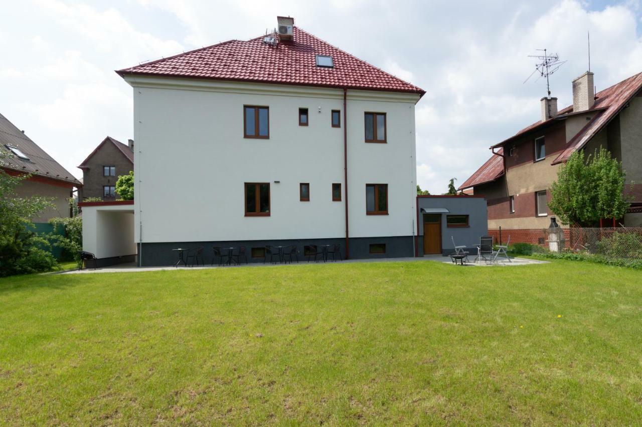 Villa U Areny 俄斯特拉发 外观 照片